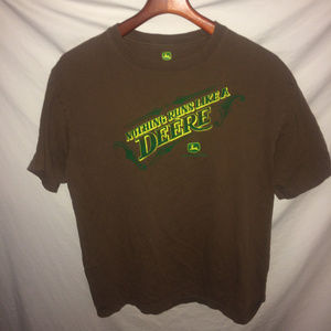 john deere t-shirt size XL